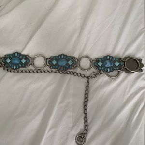 Medium adjustable chain and stone belt